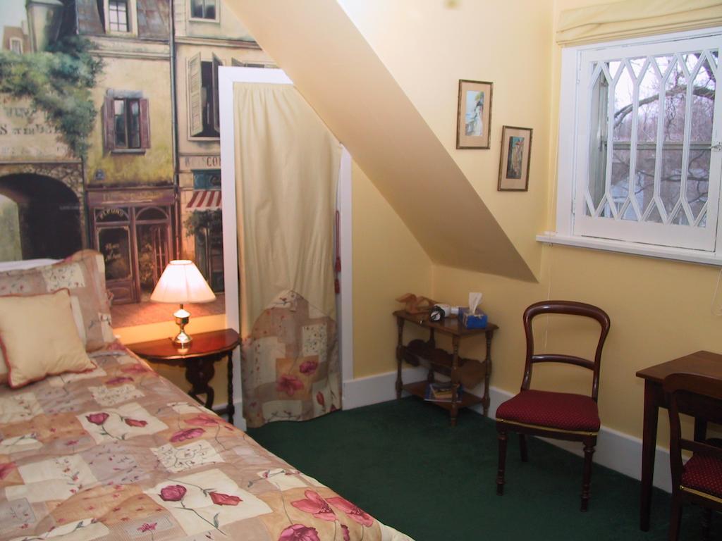 Sleepy Hollow B&B Gananoque Exterior foto