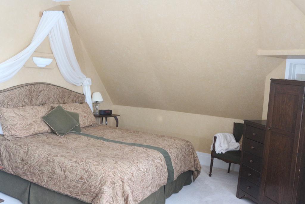 Sleepy Hollow B&B Gananoque Exterior foto